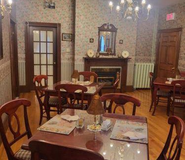 Louisbourg House | Motel ∙ 4 guests