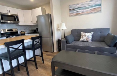 Cookstown Apartment | Motel 400 One Bedroom Suite B