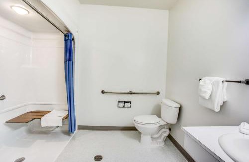 Red Deer Hotel | Motel 6-Red Deer, AB