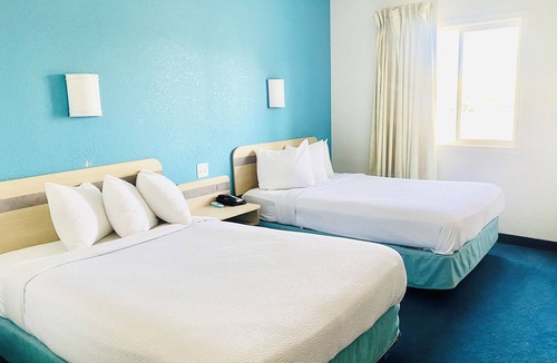 Red Deer Hotel | Motel 6 Red Deer, AB
