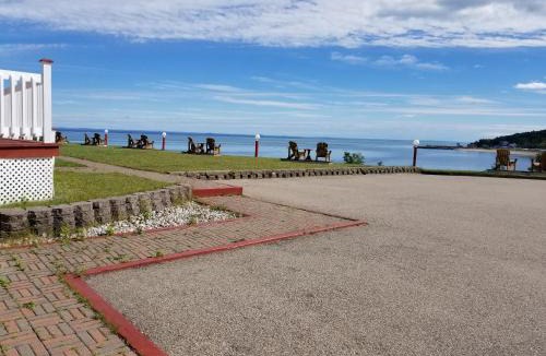 Saint-Simeon Hotel | Motel et Chalets Bo-Fleuve Evangeline