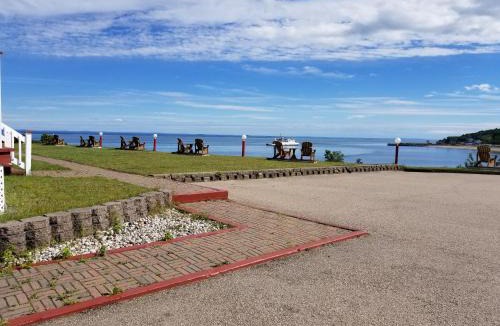 Saint-Simeon Hotel | Motel et Chalets Bo-Fleuve Evangeline
