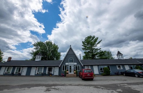 Magog Hotel | Motel Fleur de Lys