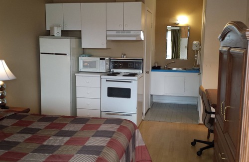 Saint-Jean-Sur-Richelieu Hotel | Motel Iberville