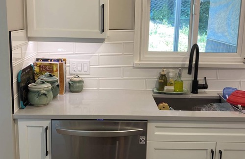 Trail House | Mountain bike your way into the Kootenays! Comfy and centrally located!