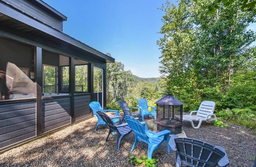 Mandeville Ski Chalet | Mountain Cottage: Stunning Views, Comforts, Spa & Pet-Friendly!