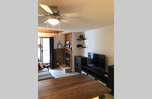 East Kootenay Apartment | Mountain Edge Ski-in Ski-out Condo