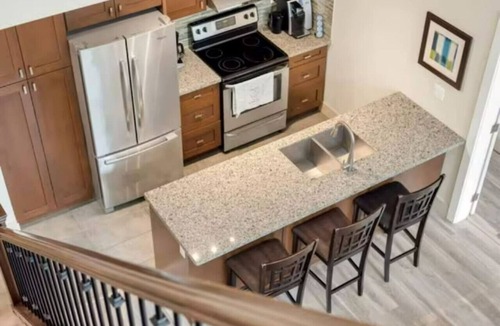 Harrison Hot Springs Apartment | Mountain View Penthouse 7BR Combo Rooftop Bliss