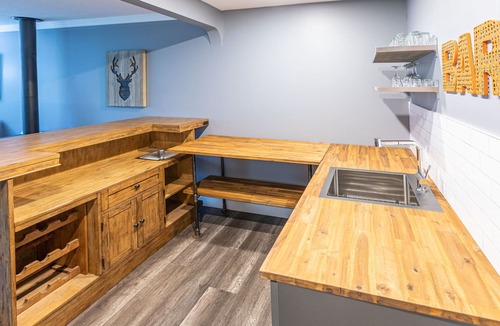 The Blue Mountains Ski Chalet | Mountain View 4BR Chalet with contactless entry - The Lake at Blue Mountains