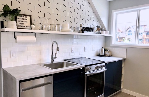 Canmore Condo | Mountain View Escape - Top Floor