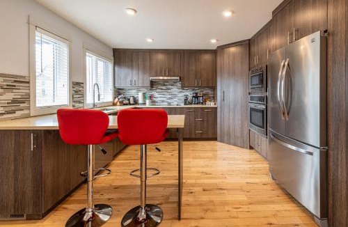 Teepee Town House | Mountain View Escape with Private Hot Tub & Patio