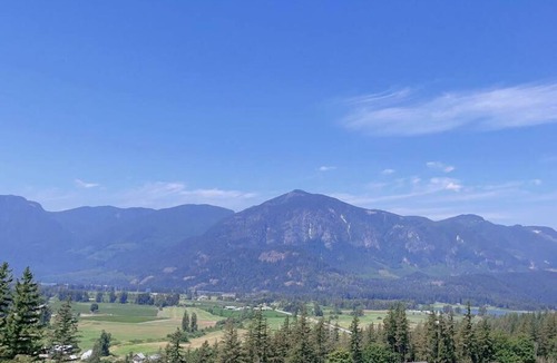 Agassiz House | Mountain View suite