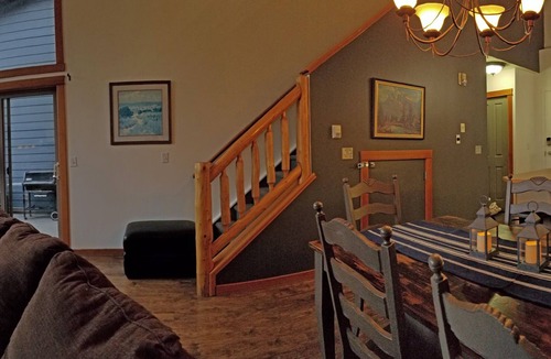 Canmore Condo | Mountain Views, Downtown Loft, Family Friendly, Walker's Paradise.