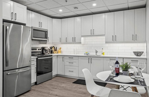 Canmore Apartment | Mountain Views | Spacious 1 Bed | Central Location