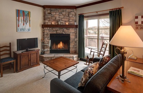 Mont-Tremblant Condo | Mountainside Mont Tremblant Resort Condo - Pool in the summer and AC