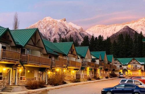Harvie Heights House | MountainView -PrivateChalet Sleep7- 5min to DT Vacation Home