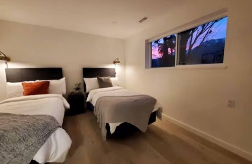Garibaldi Highlands House | Mountian View Suite