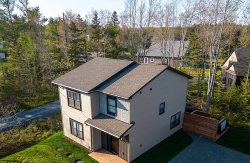 Mount Uniacke House | Mt Uniacke Lakeside Oasis with Hot Tub