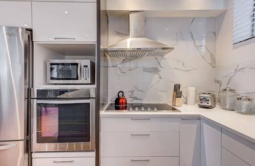 Montreal Apartment | MTL Townhouse- 3 bdr in the heart of the city
