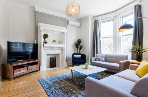Mile End Apartment | MTLVacationRentals -The Chic Laurier