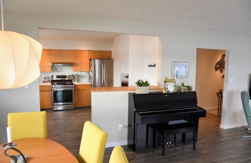 Sidney House | Multi-family home: 5 BR, 2 Kitchens, 2 Living Rooms, 1 Beach and infinite views!