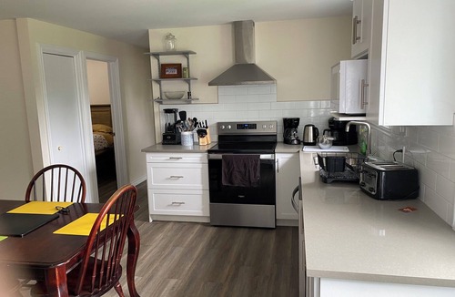 South Glengarry House | MURPHY'S RETREAT COTTAGE # 2 CLOSE TO CORNWALL