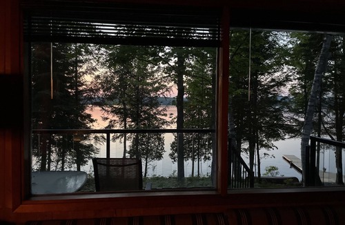 Lake of Bays Cottage | Muskoka cottage on Penlake. The perfect getaway surrounded by trees and nature.