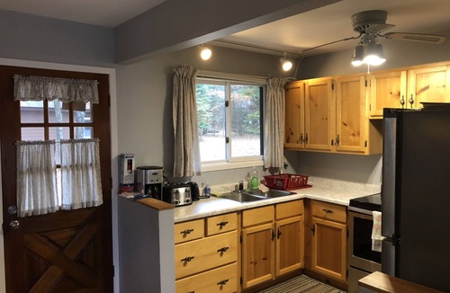 Lake of Bays Cottage | Muskoka, Cozy 3 Bedroom/2 Bathroom Cottage located on the coveted Lake of Bay