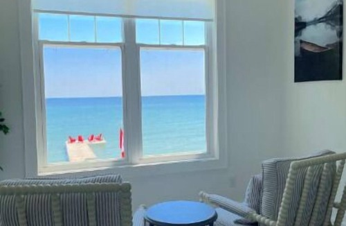 Big Bay Point Cottage | Muskoka Gem | Kayaks, Firepit, BBQ & Sandy Shore