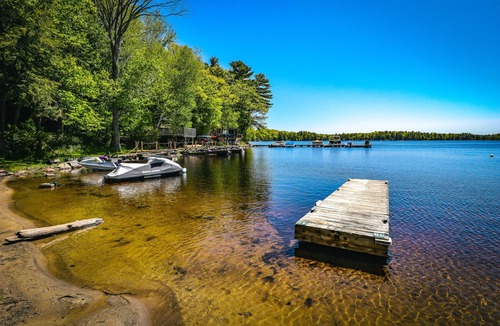 Torrance RV Rental | Muskoka Glamping Structure 10