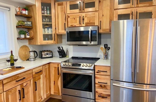 Washago Cottage | Muskoka Waterfront: Firepit,Games Rm,Starlink WiFi