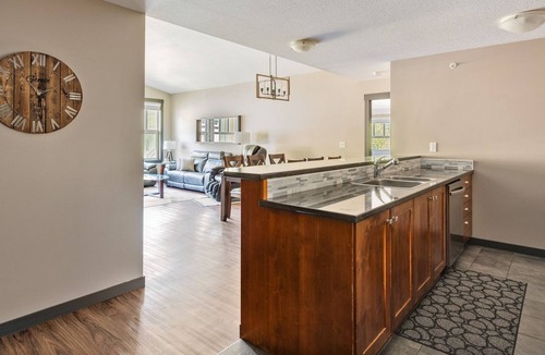 East Kootenay Condo | MVP Rentals. Top Floor Penthouse! Prime Location!