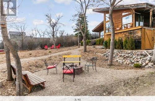 Saskatchewan House | My Lovely Lakeview Cottage Saskatchewan Beach 3 Bed - 2 Bath Cabin