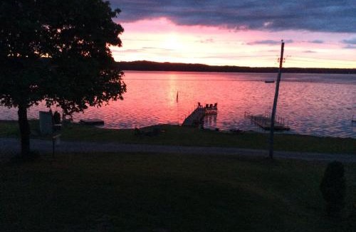 Wiarton House | N' This on the Bay -Vacation Suite