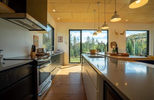 Saint Donat Ski Chalet | Nature Haven, Spa, Lake, and Starry Nights