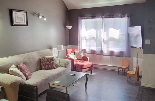 West Isles House | Naini's Rental, 4 bedrooms, located on Deer Island, N.B. 5 mins from the water.