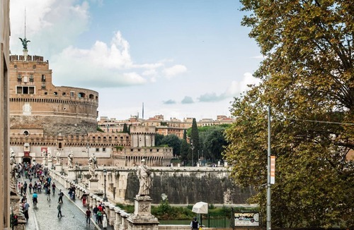 Rione V Ponte Apartment | Navona Apartment (Piazza Navona San Pietro Castel Sant'Angelo Campo dè Fiori)