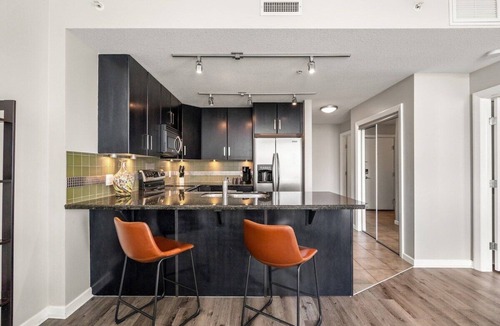 Beltline Apartment | Near Stampede/BMO Centre w Prkg & Gym (+18)