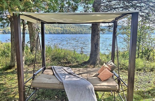 Riviere-Rouge Ski Chalet | Nelson A Lake front Log Cabin With A Private Hot Tub