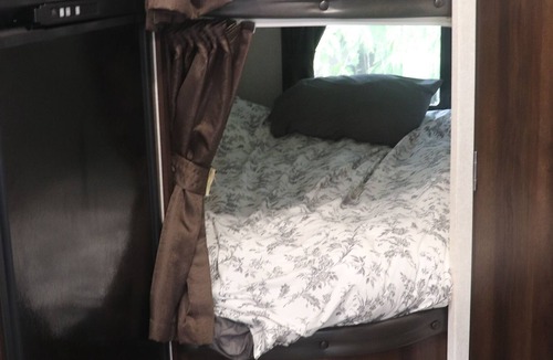 Balfour House | Nelson RV Getaway Site B