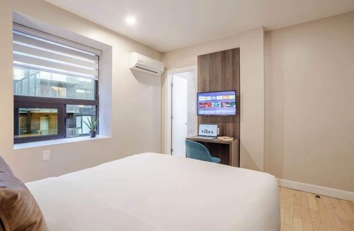 Gay Village Hotel | Nest Queen – Downtown MTL Stay