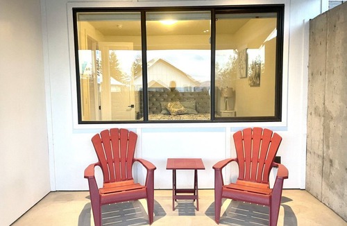 Southwest Mission Cottage | Nestled in nature, enjoy this modern, private cottage! Pet Friendly. Free Pkg.