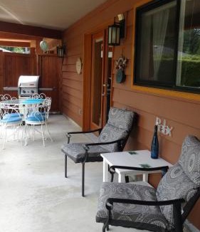 Halfmoon Bay Bed & Breakfast | Nestledown B&B