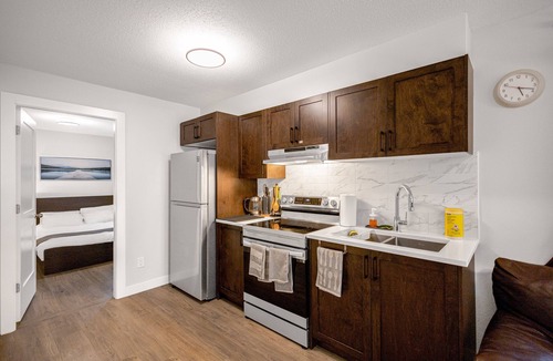 Yorkson Villa | New 2BD Suite Near Events Center
