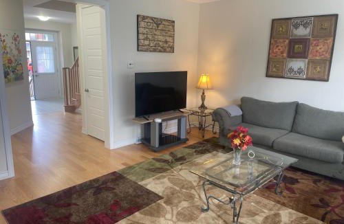 Thorold House | New 3 Bedroom 2 Bathroom Home in West Niagara