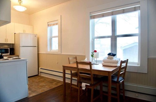 Moose Jaw Apartment | NEW Affordable Studio, perfect for work travellers, Smart TV, Parking, WiFi