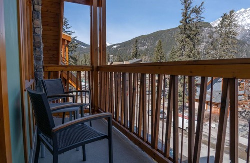 Banff Condo | New Banff Apartment | 1 Minute from the Centre!