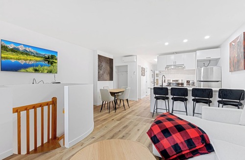 Quartier des Spectacles House | NEW Boho Downtown 10 BIG bedrooms
