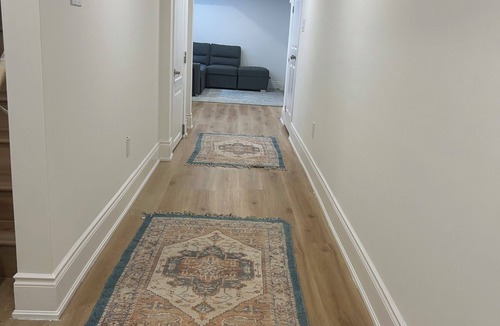 Watertown House | New Bright Cozy Basement Central Location Separate Entrance Free Parking
