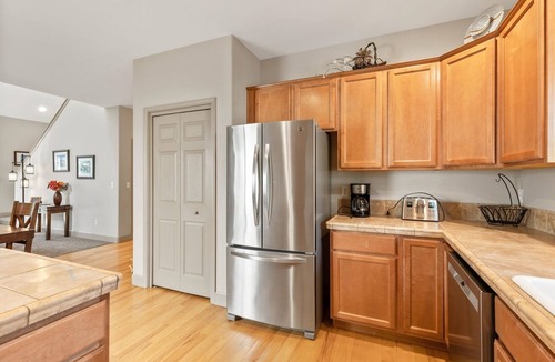 Westbrook Meadows House | New! Charming West Bend Home | Hot Tub | Near Mt. Bachelor